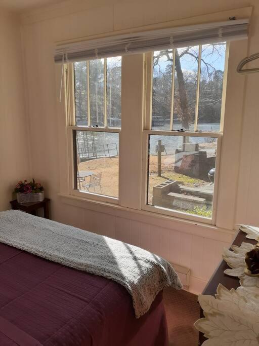 הוט ספרינגס #05 - Lakefront Two Bedroom Cottage- Pet Friendly מראה חיצוני תמונה
