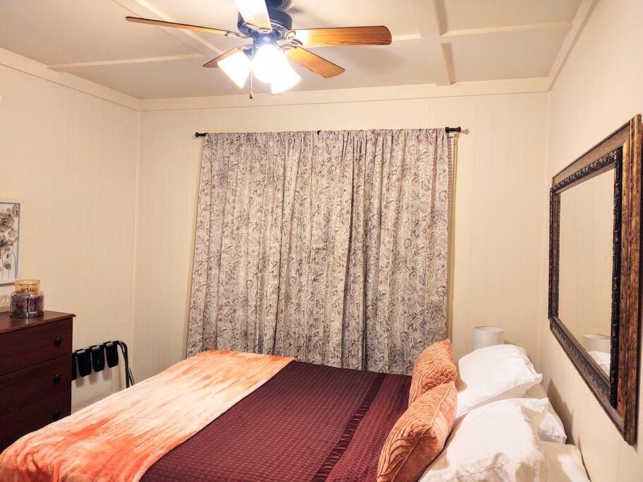 הוט ספרינגס #05 - Lakefront Two Bedroom Cottage- Pet Friendly מראה חיצוני תמונה