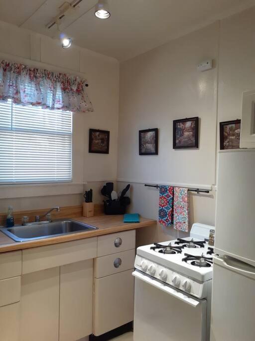 הוט ספרינגס #05 - Lakefront Two Bedroom Cottage- Pet Friendly מראה חיצוני תמונה